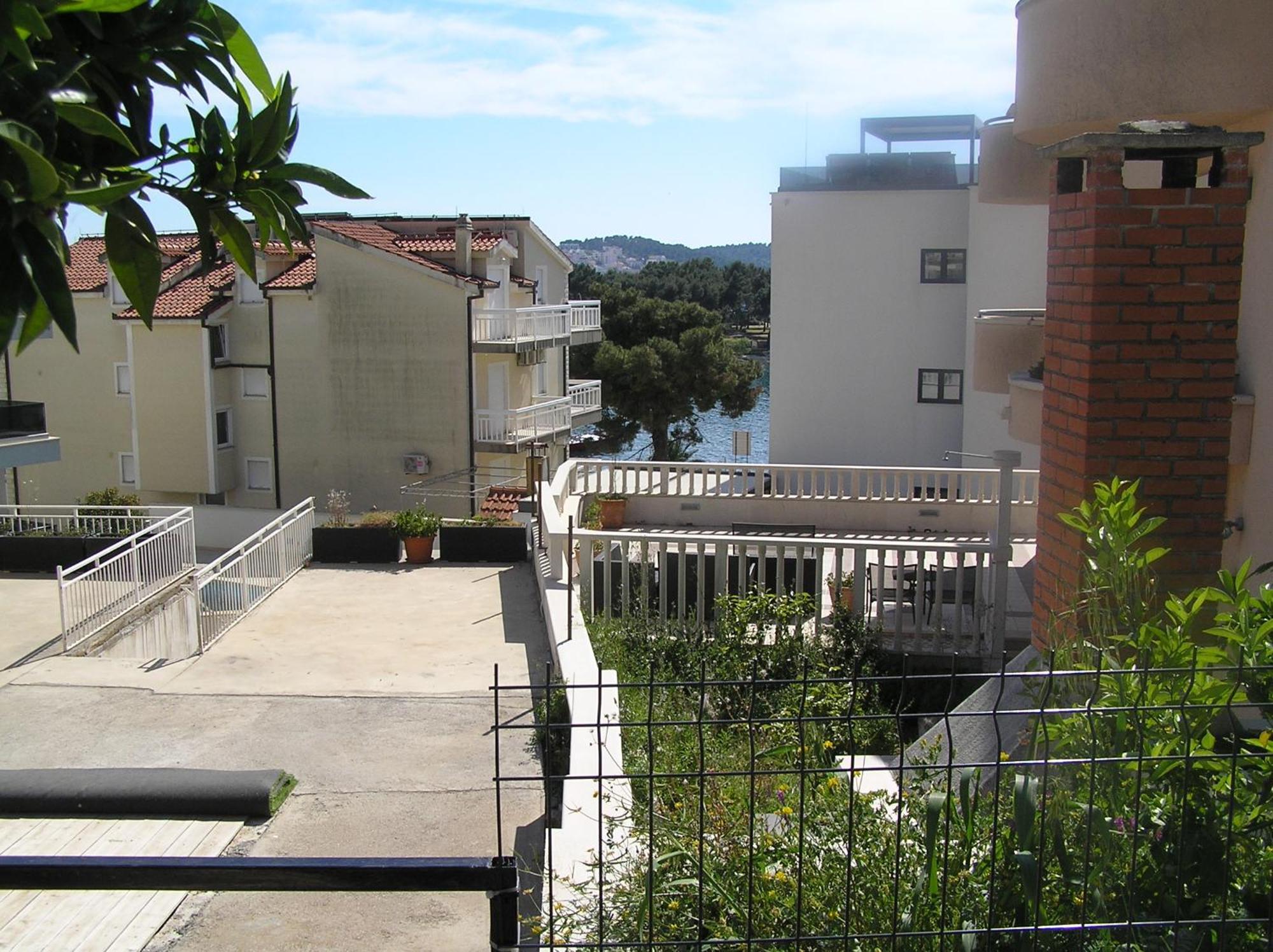 Studio Apartments Fabjanac Trogir Bagian luar foto