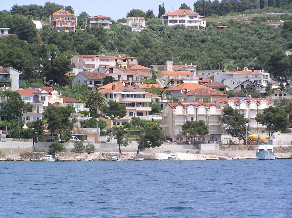 Studio Apartments Fabjanac Trogir Bagian luar foto