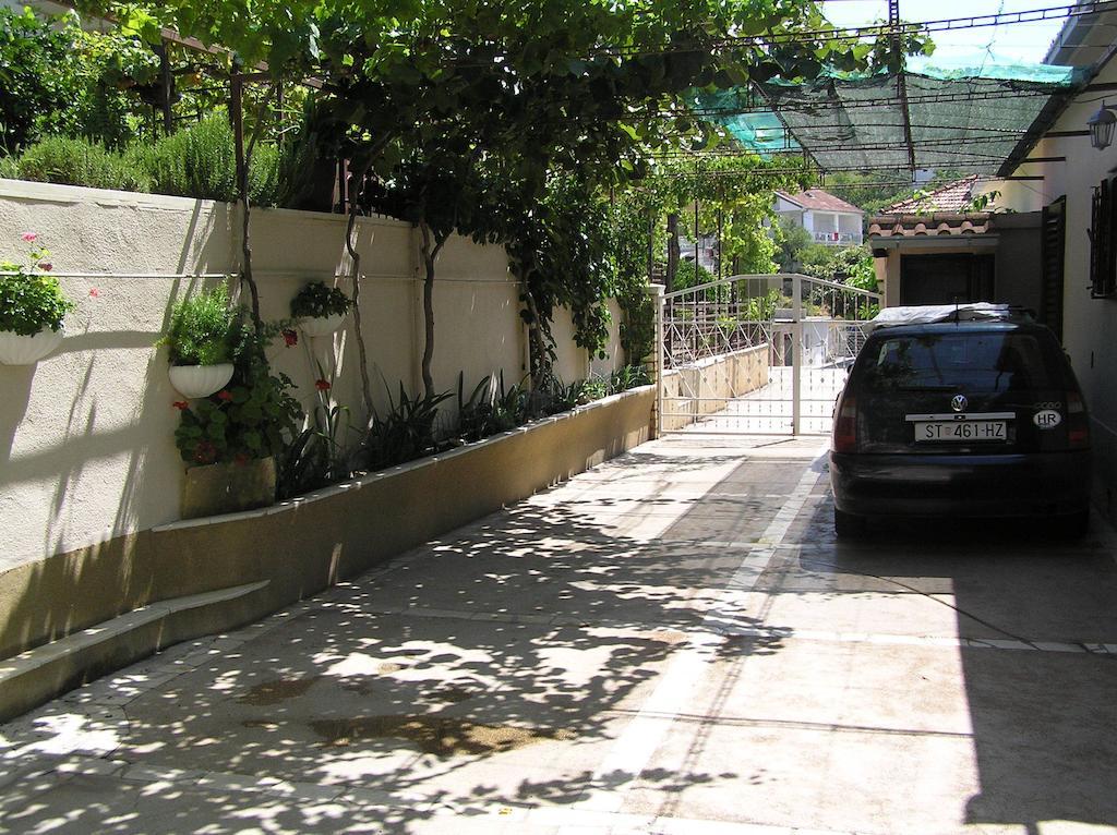 Studio Apartments Fabjanac Trogir Bagian luar foto